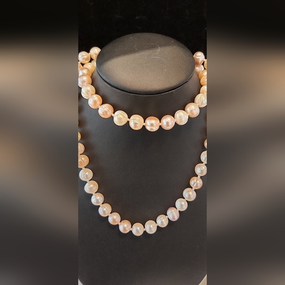 22" Almost Round Circled Freshwater Pearl Necklace 7mm-8mm - Picture 2 of 5